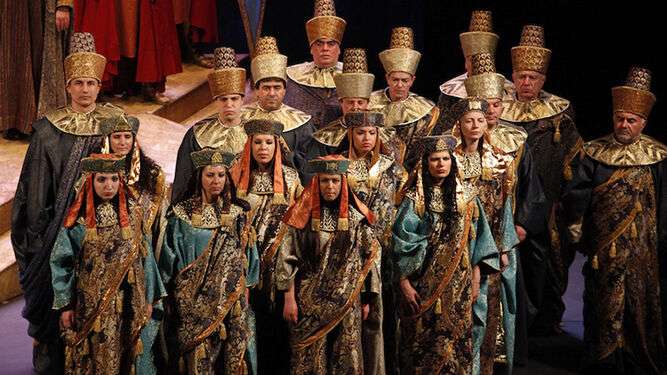 Escena-Nabucco-Verdi-Maestro-Padilla_1666044431_153937887_667x375